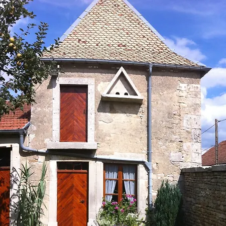 Le Pigeonnier Bed & Breakfast Semilly